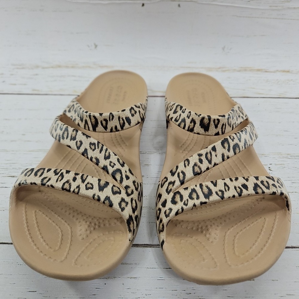 Crocs Kadee II Leopard Womens 8 Beige Slip On Slide Sandals Lightweight 206894 - Picture 3 of 10